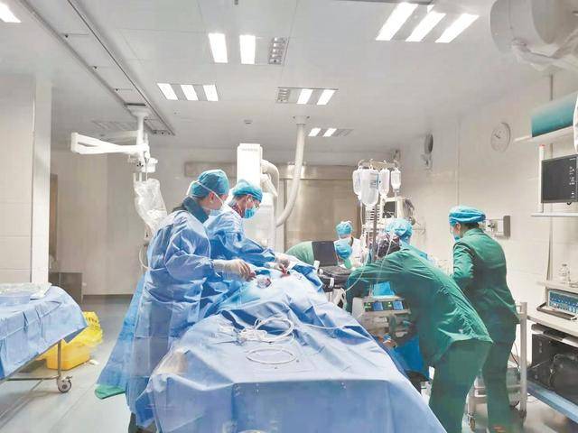 哪些人不能吃螃蟹为什么死掉的螃蟹不能吃？