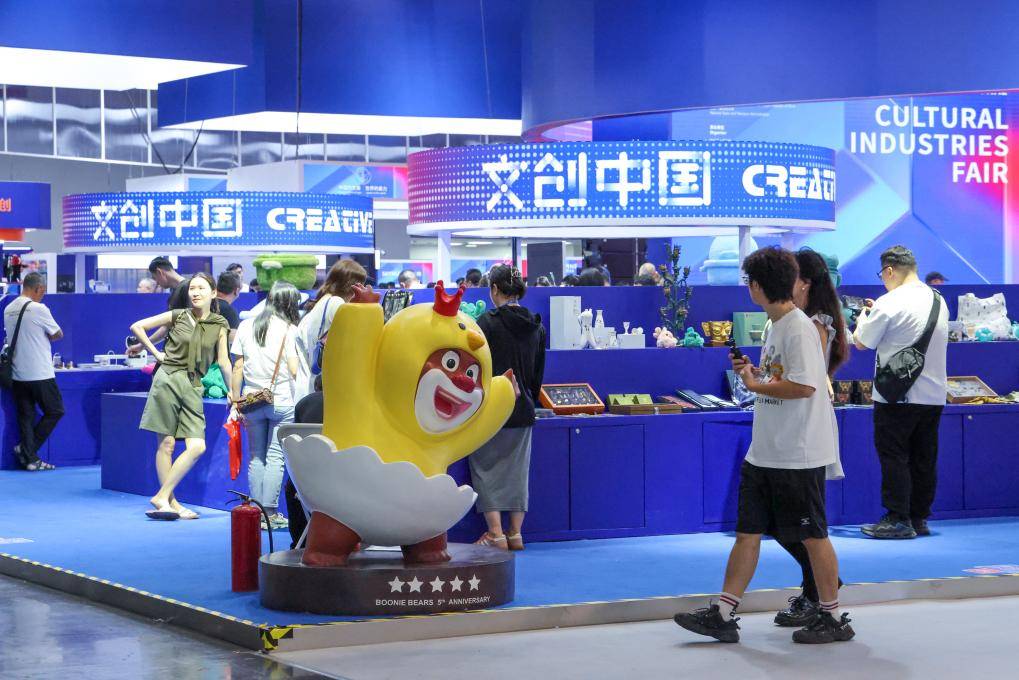 “玩”出更多花样——“六一”礼物里的消费新趋势