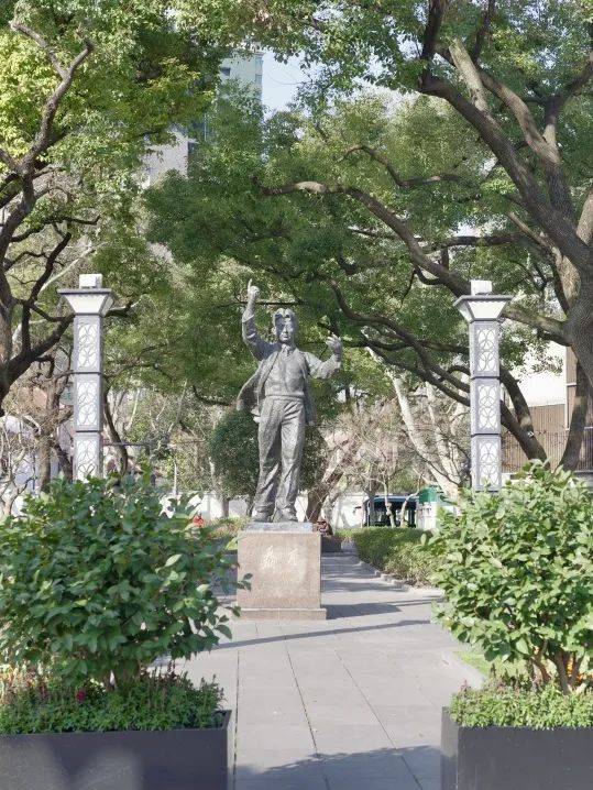 探徐汇｜春日<a href='http://aimai.cc/
' target='_blank'>好物推荐</a>！漫步衡复街区<a href='http://aimai.cc/
' target='_blank'>好物推荐</a>，一起寻春去